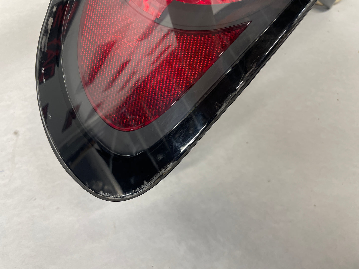 2006 Pontiac GTO LH Driver Tail Light Taillight Lamp OEM - Day's Parts Yard