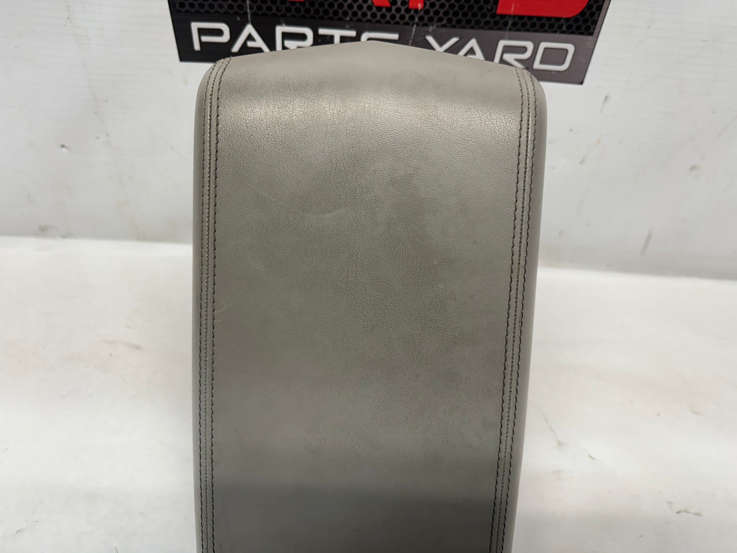 2011 Cadillac CTS-V Coupe Center Console Lid w/ Bracket OEM - Day's Parts Yard