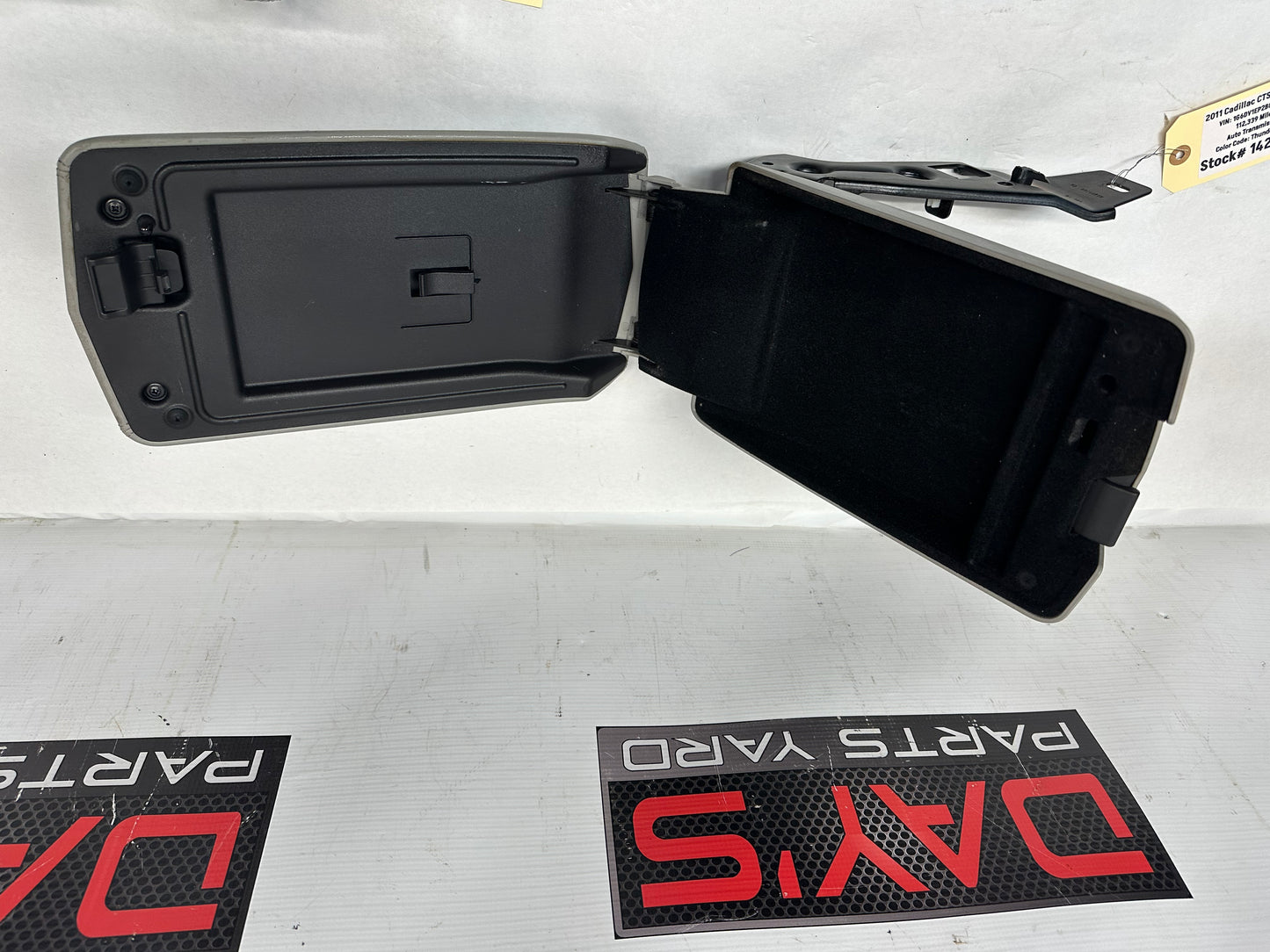 2011 Cadillac CTS-V Coupe Center Console Lid w/ Bracket OEM - Day's Parts Yard