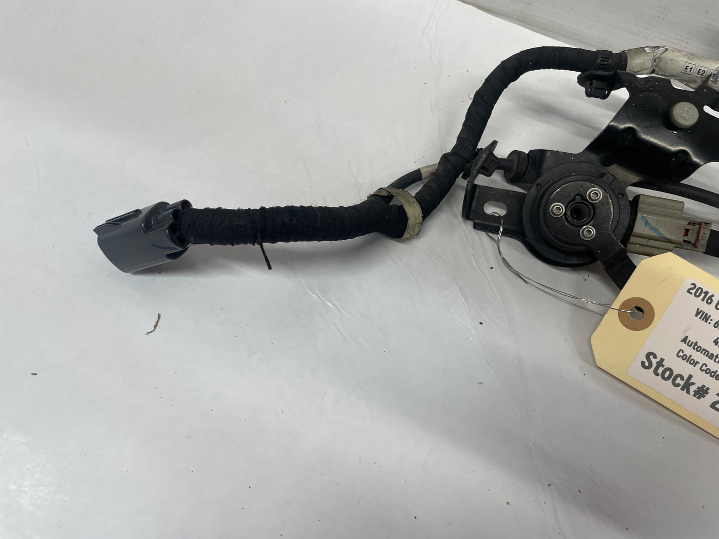 2016 Chevy SS Sedan RH & LH Front Suspension Head Lamp Ride Control Height Sensors OEM - Day's Parts Yard