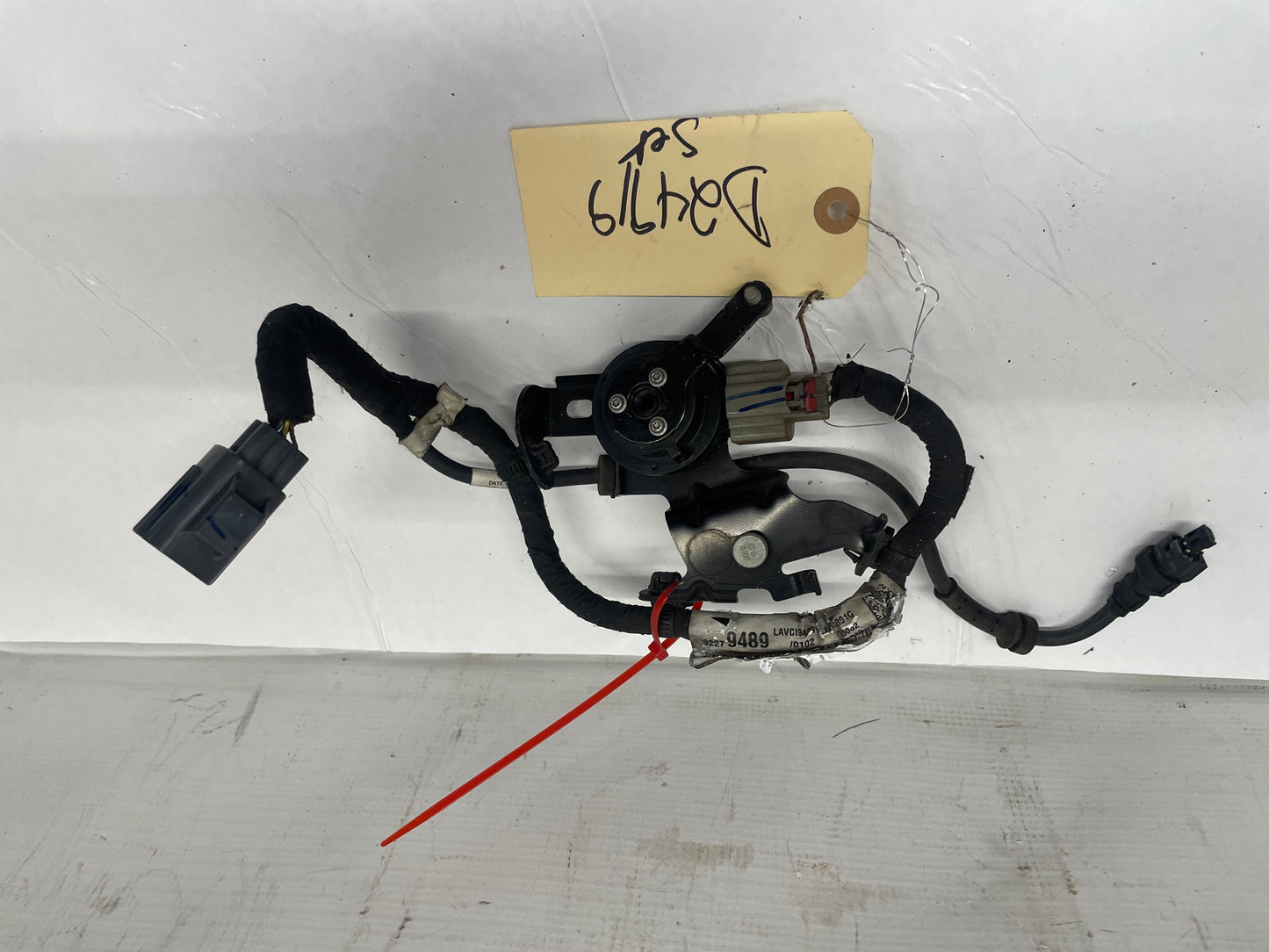 2016 Chevy SS Sedan RH & LH Front Suspension Head Lamp Ride Control Height Sensors OEM - Day's Parts Yard