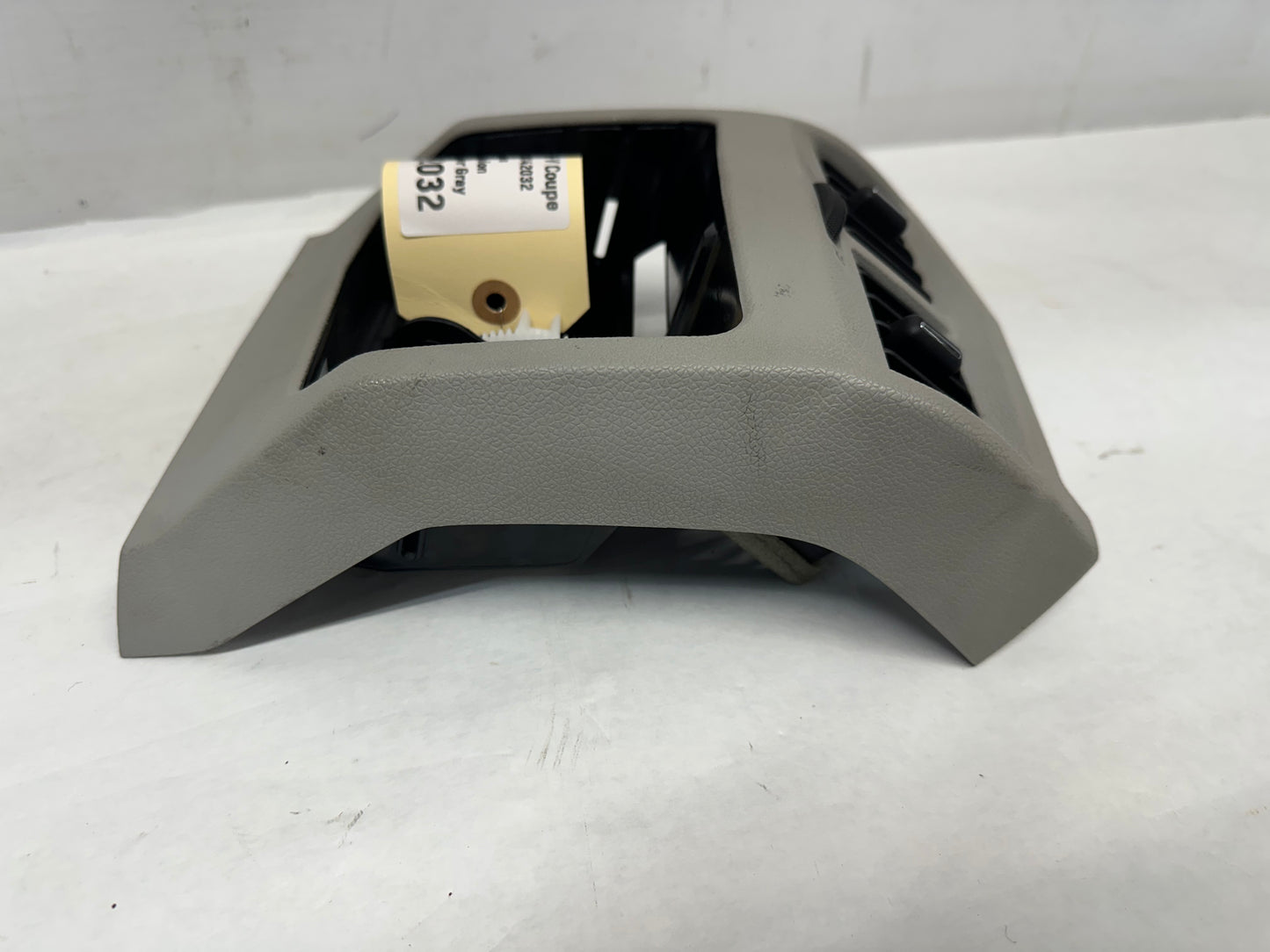 2011 Cadillac CTS-V Coupe Center Console Rear Vent OEM - Day's Parts Yard