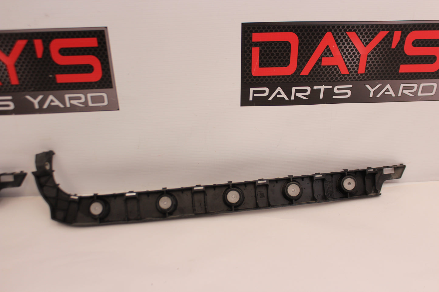 2016 Cadillac CTS-V Rear Bumper Brackets OEM - Day's Parts Yard