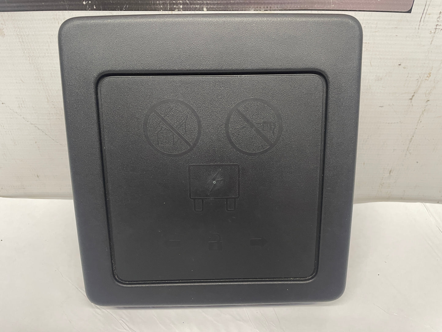 2016 Chevy SS Sedan Engine Bay Fuse Box Relay Wiring Junction Block Cover Lid OEM - Day's Parts Yard