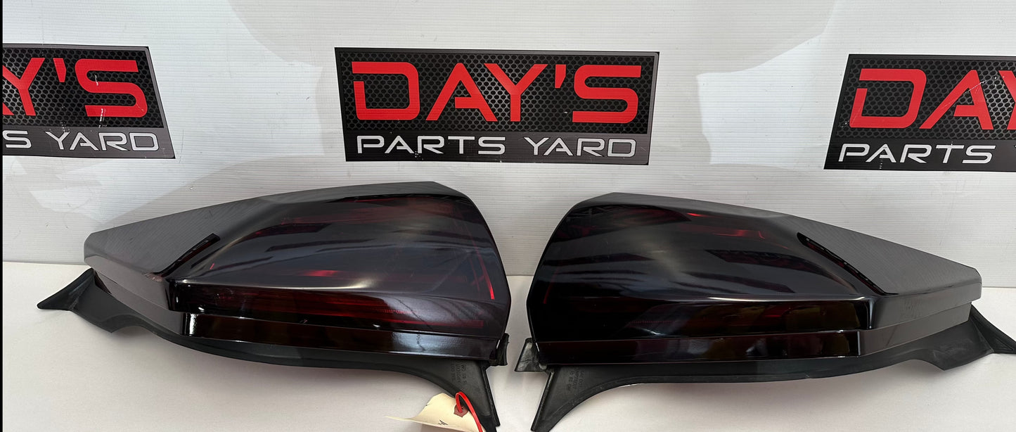 2017 Cadillac ATS-V Coupe RH & LH Tail Light Taillight OEM - Day's Parts Yard