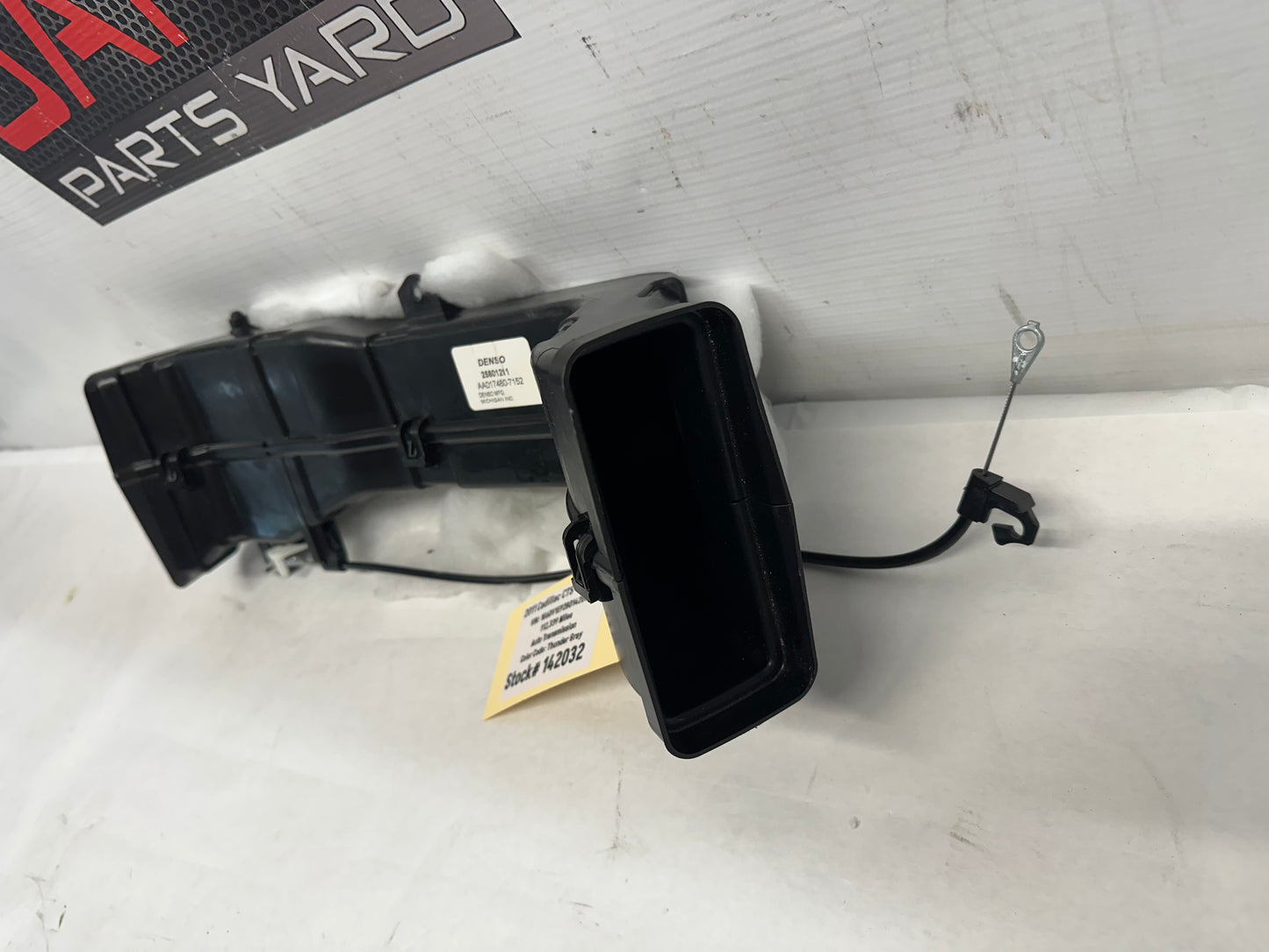 2011 Cadillac CTS-V Coupe Center Console Front HVAC Air Duct OEM - Day's Parts Yard