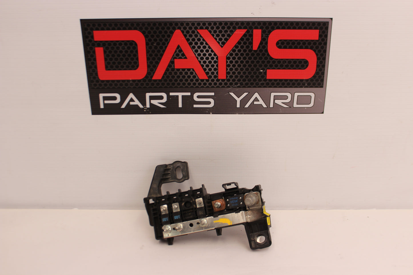 2016 Cadillac CTS-V Battery Power Distribution Block Fuse OEM - Day's Parts Yard