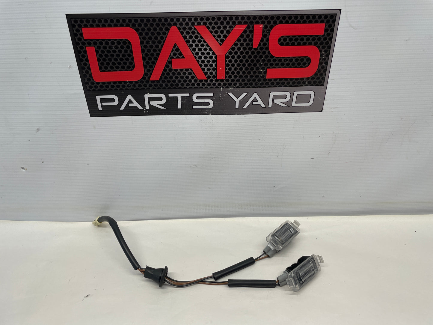 2006 Pontiac GTO License Plate Tag Lights RH & LH OEM - Day's Parts Yard