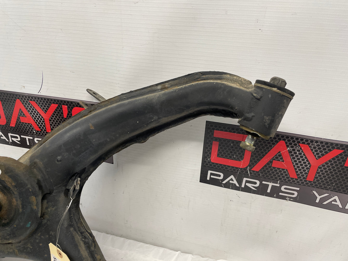 2006 Pontiac GTO RH Passenger Rear Suspension Spindle Hub Knuckle Control Arm OEM - Day's Parts Yard