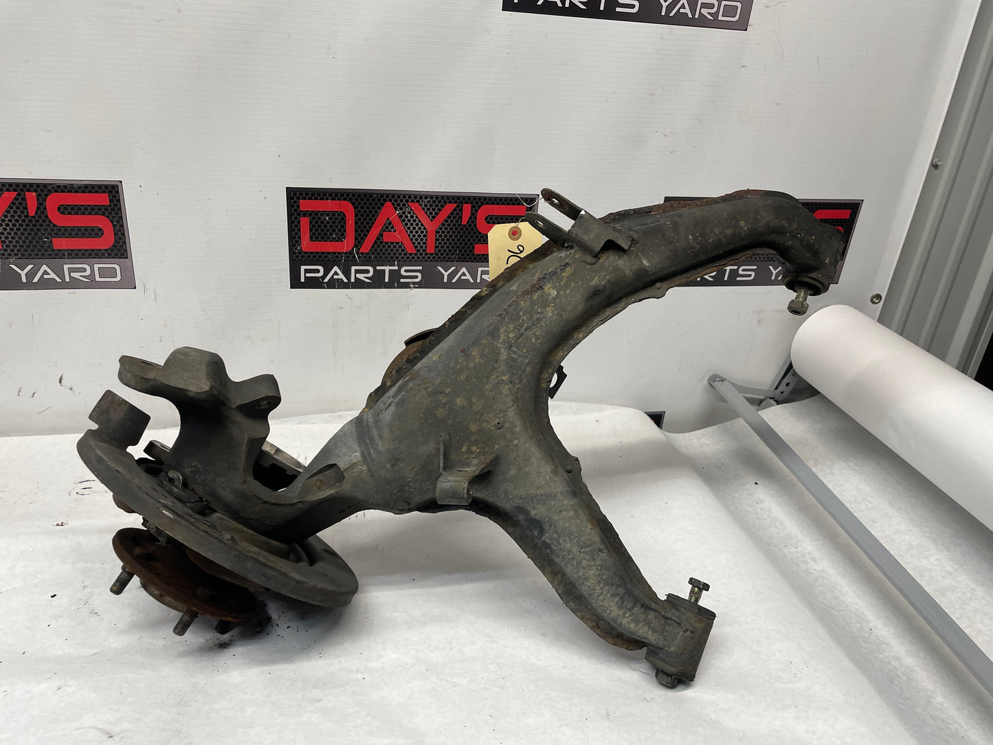 2006 Pontiac GTO LH Driver Rear Suspension Spindle Hub Knuckle Control Arm OEM - Day's Parts Yard