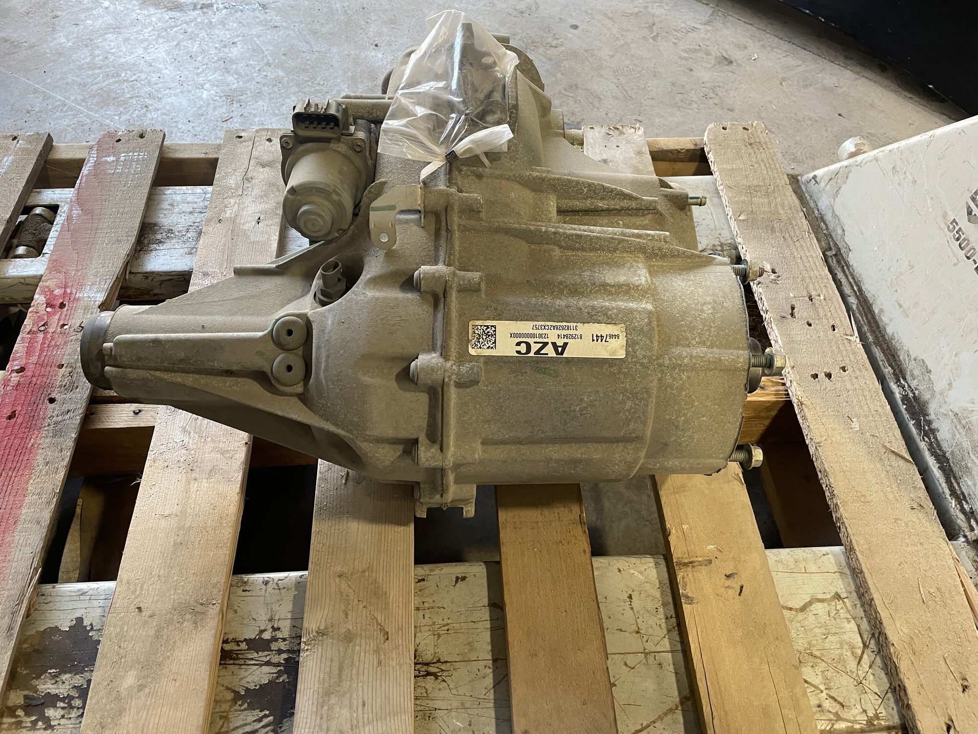 2019 Chevy Tahoe K1500 Transfer Case OEM 84467441 - Day's Parts Yard