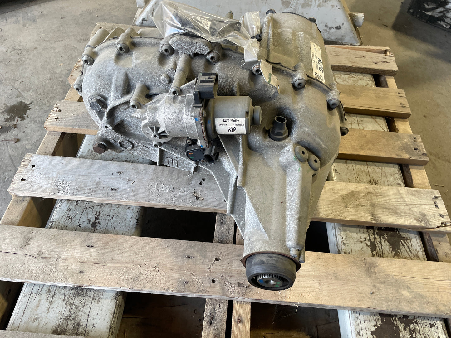 2019 Chevy Tahoe K1500 Transfer Case OEM 84467441 - Day's Parts Yard