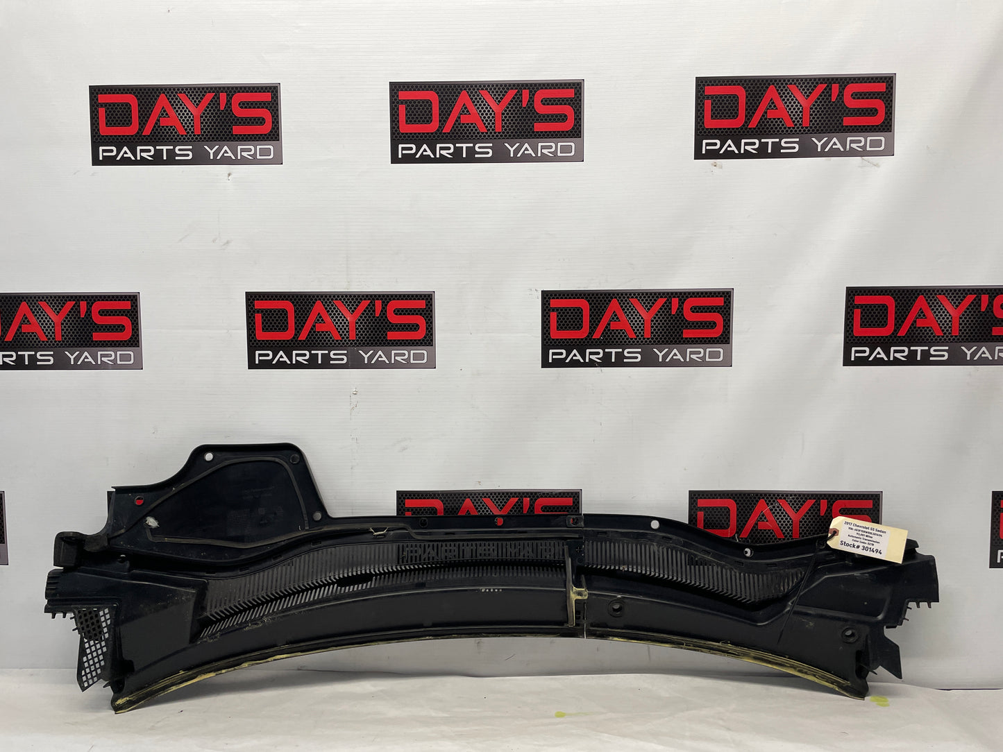 2017 Chevy SS Sedan Windshield Wiper Cowl Grille Plastic Trim Panel Molding OEM - Day's Parts Yard