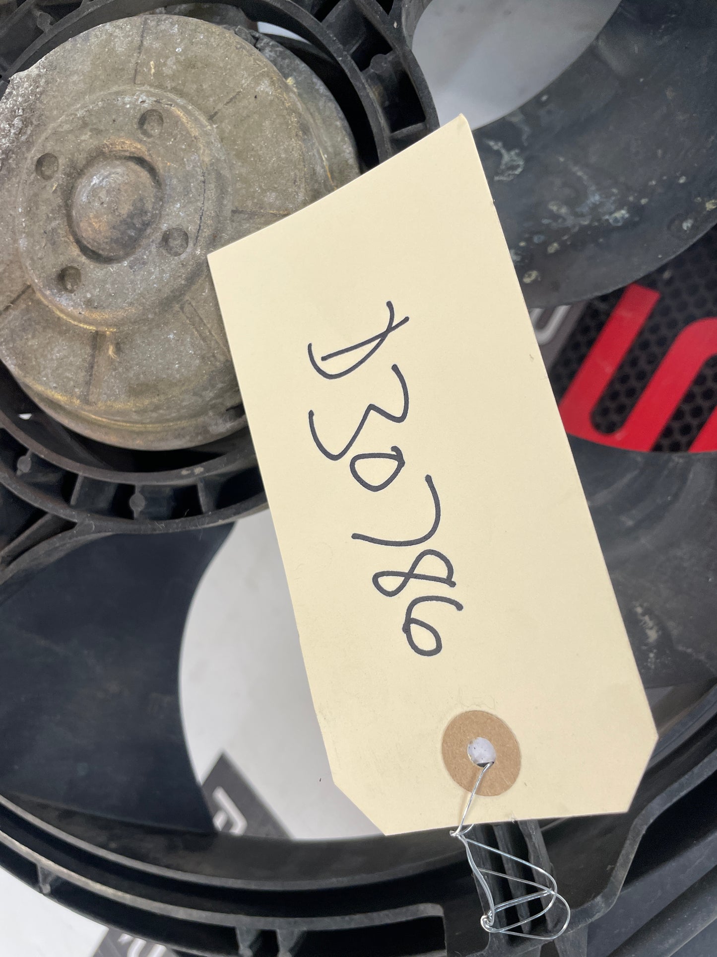 2004 Pontiac GTO Dual Radiator Electric Cooling Fans Shroud Assembly OEM