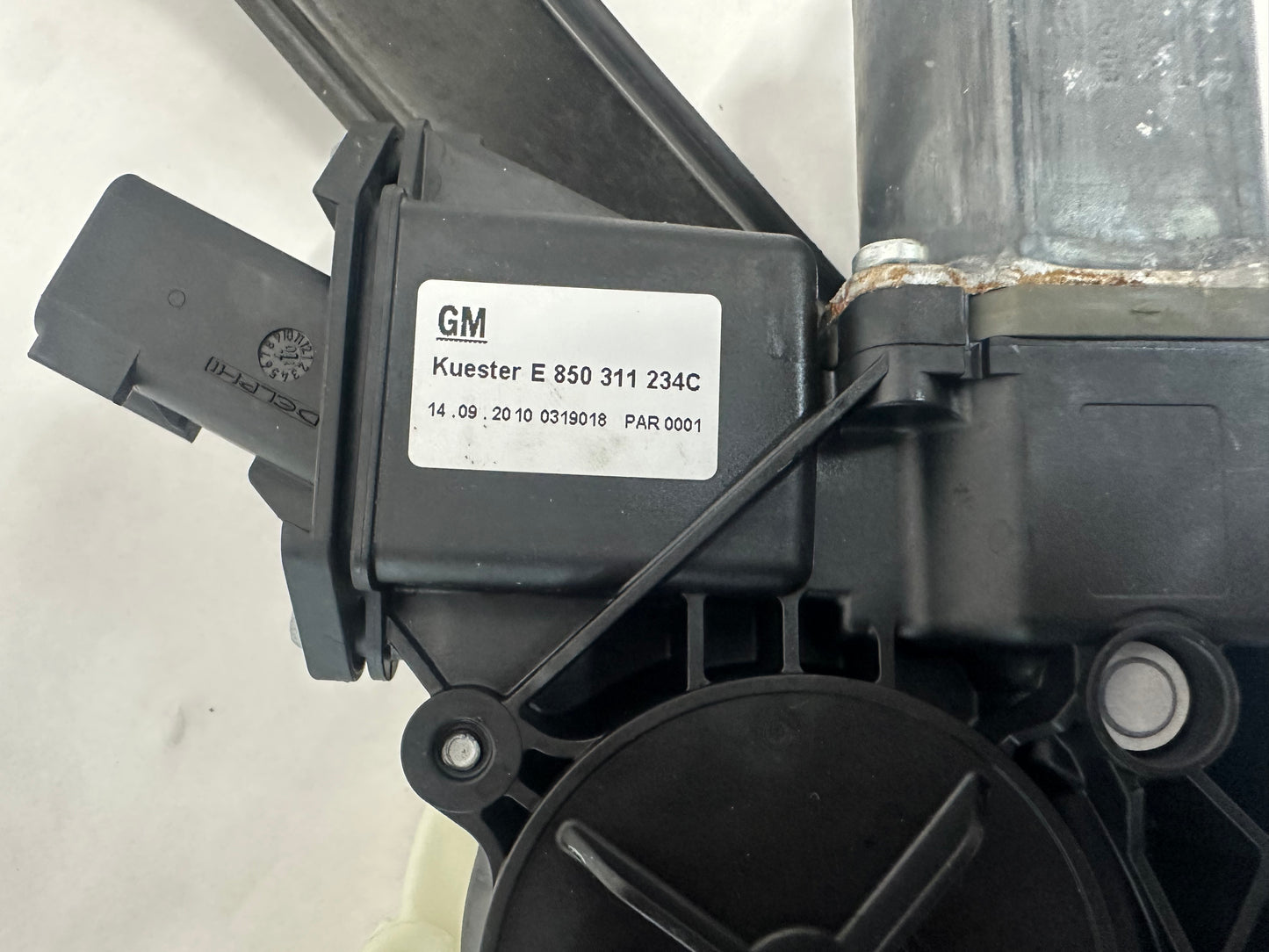 2011 Cadillac CTS-V Coupe RH Passenger Window Regulator w/ Motor OEM - Day's Parts Yard