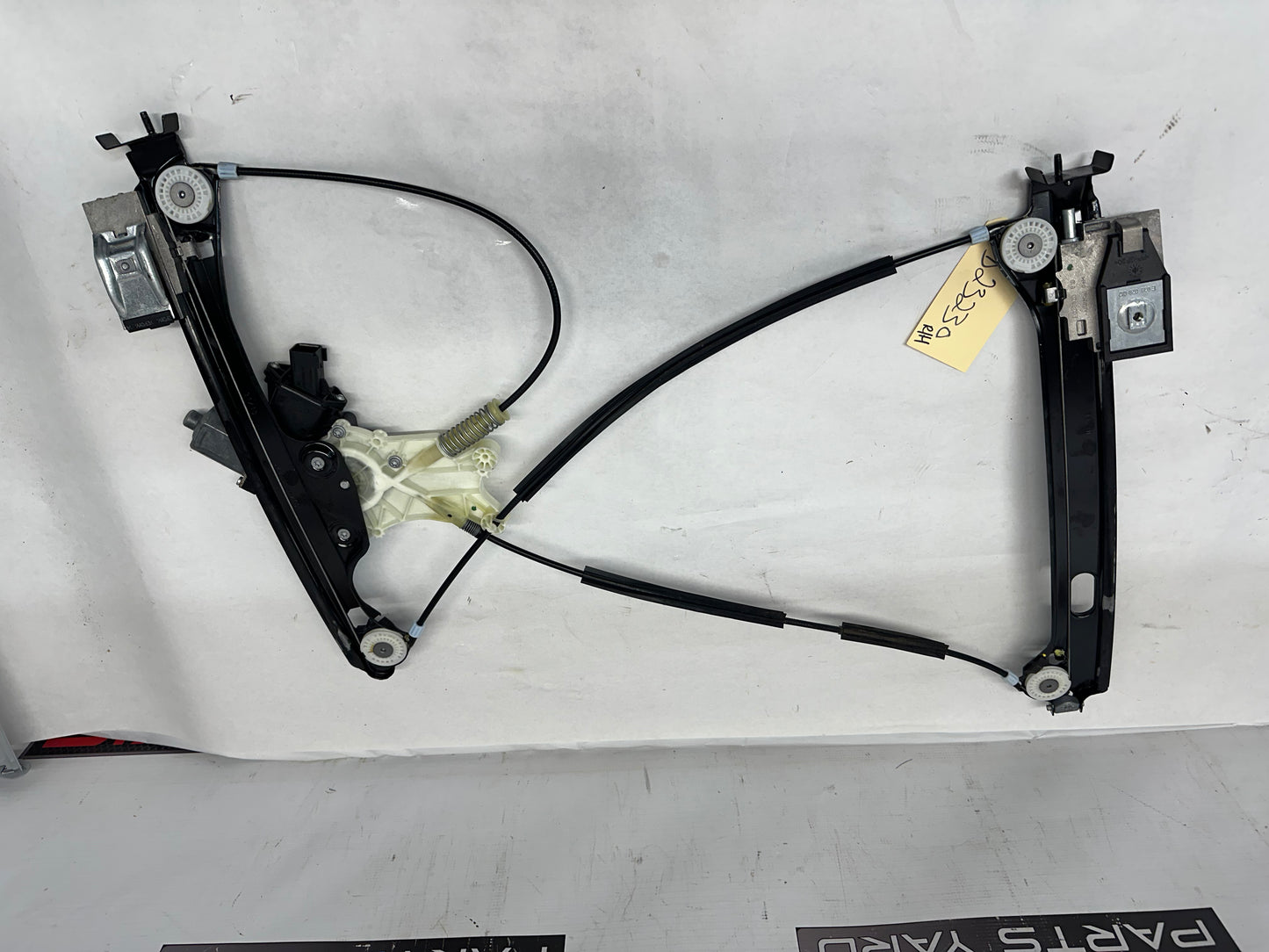 2011 Cadillac CTS-V Coupe RH Passenger Window Regulator w/ Motor OEM - Day's Parts Yard