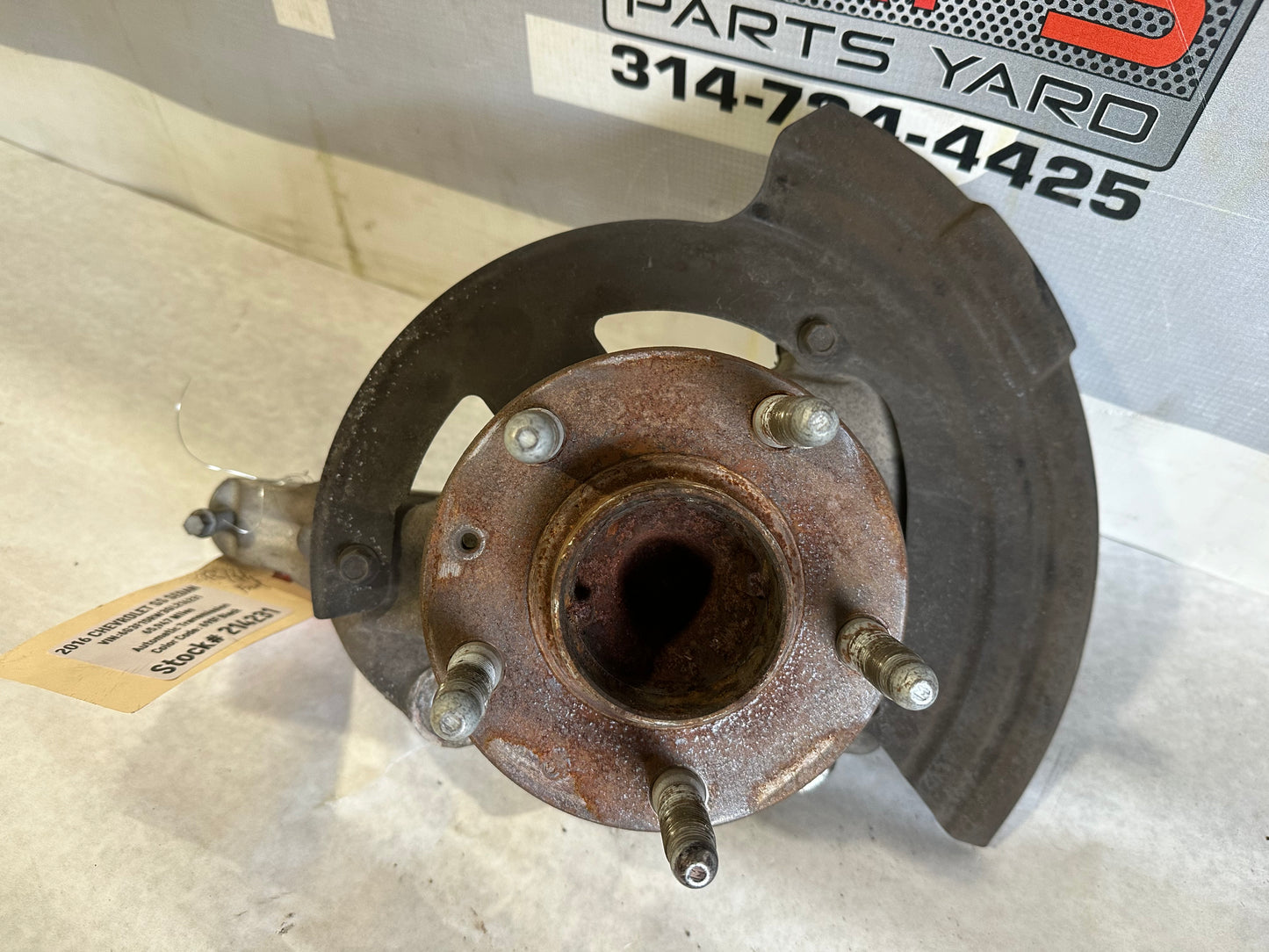 2016 Chevy SS Sedan Front RH Passenger Hub Spindle knuckle Assembly OEM - Day's Parts Yard