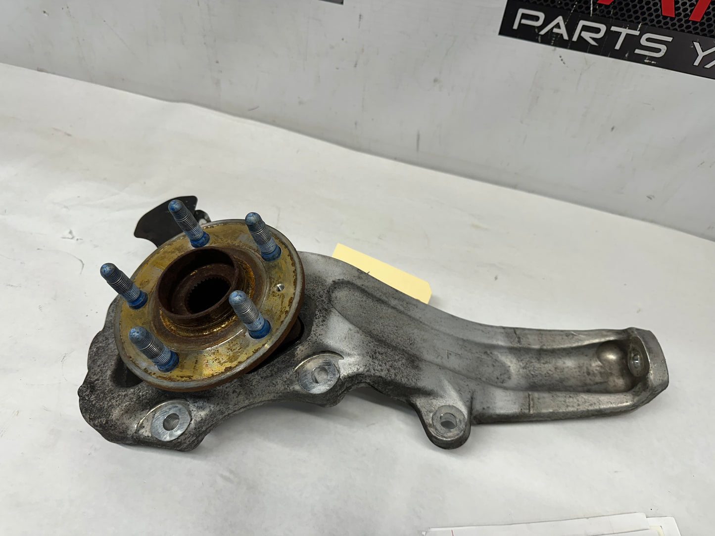 2011 Cadillac CTS-V Coupe LH Driver Front Spindle Knuckle Hub Assembly OEM - Day's Parts Yard
