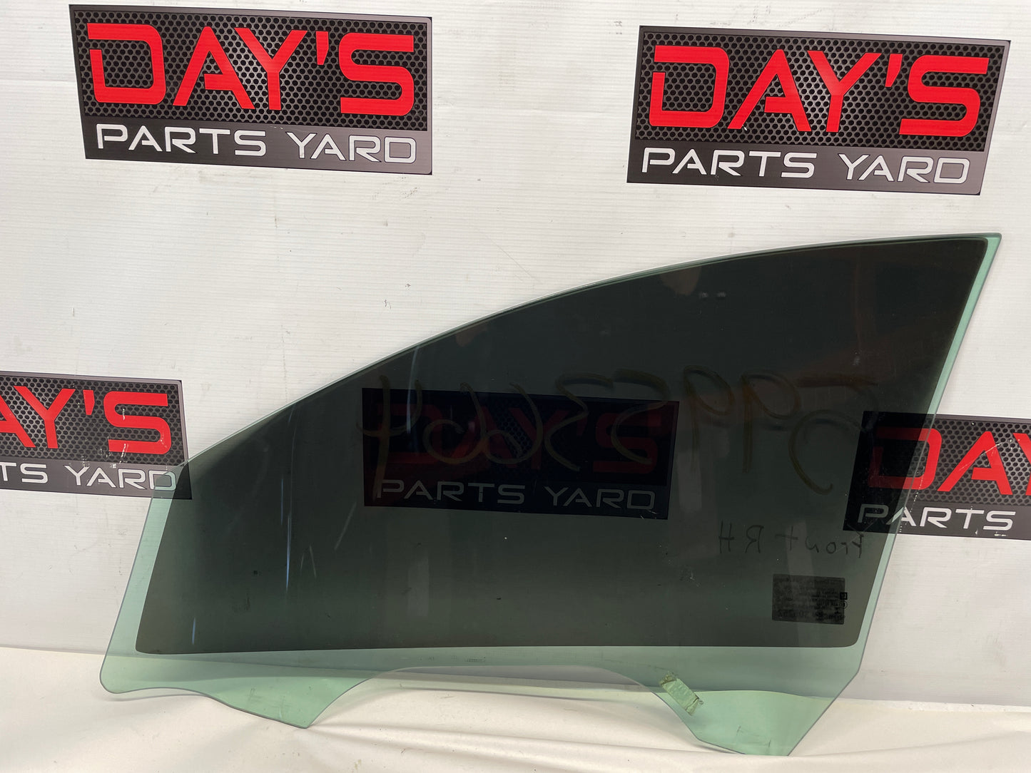 2017 Chevy SS Sedan RH Passenger Front Door Window Glass OEM - Day's Parts Yard