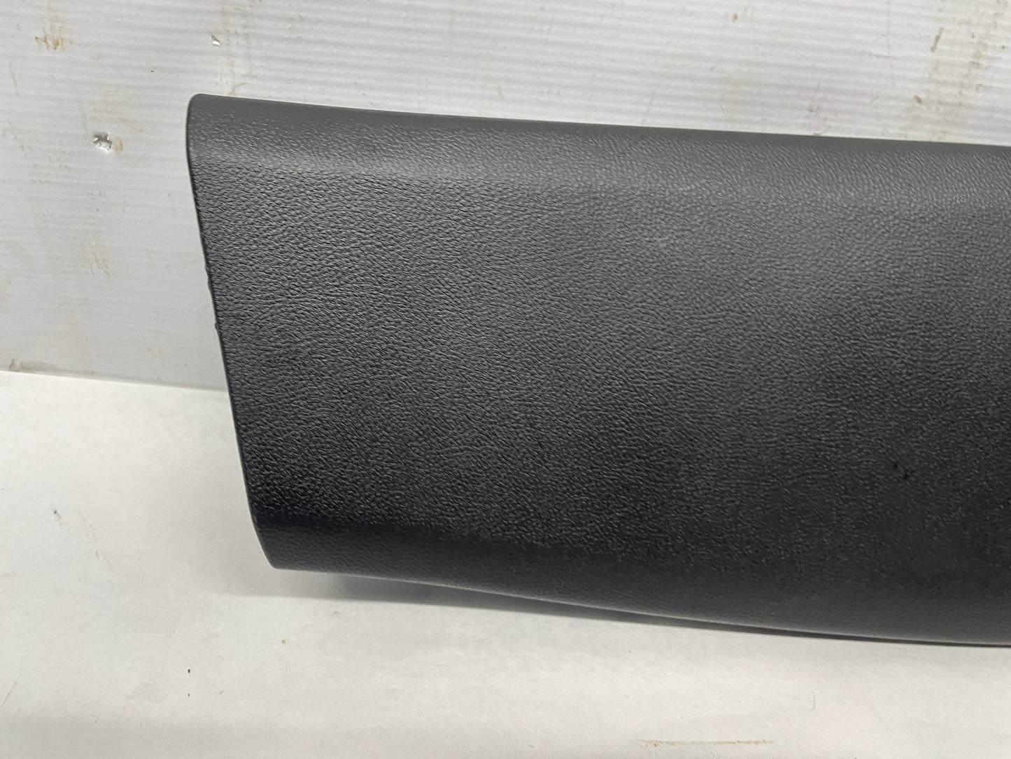 2008 Pontiac G8 GT RH Passenger Lower Interior B Center Pillar Trim Molding Cover OEM - Day's Parts Yard