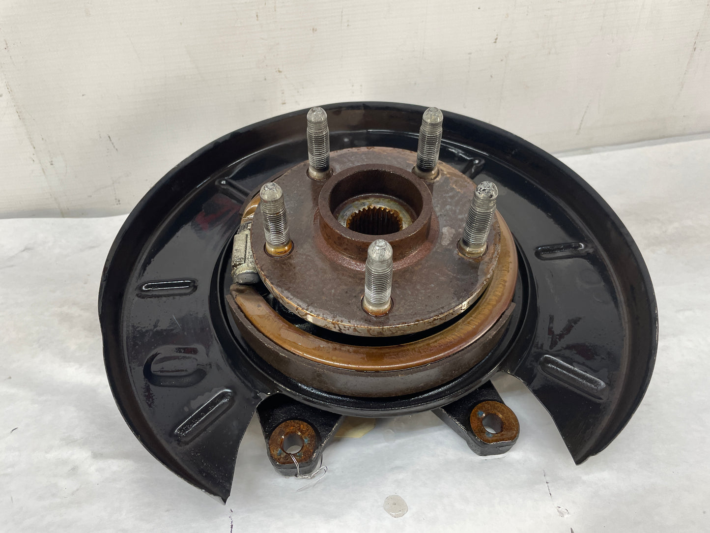 2009 Pontiac G8 GT LH Driver Rear Suspension Spindle Hub Knuckle Wheel Bearing OEM