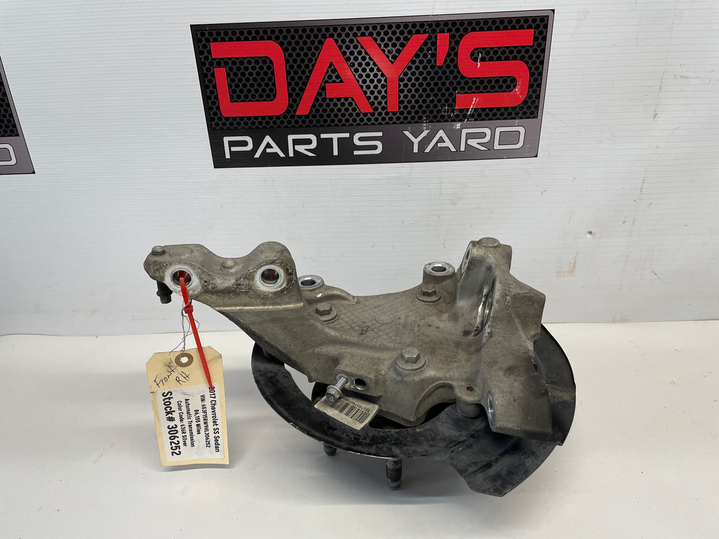 2017 Chevy SS Sedan RH Passenger Front Spindle Hub Knuckle Assembly OEM - Day's Parts Yard