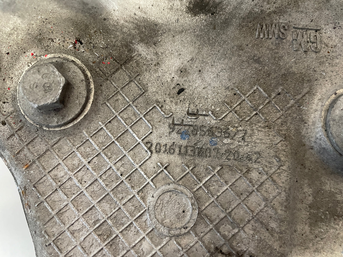 2017 Chevy SS Sedan RH Passenger Front Spindle Hub Knuckle Assembly OEM - Day's Parts Yard