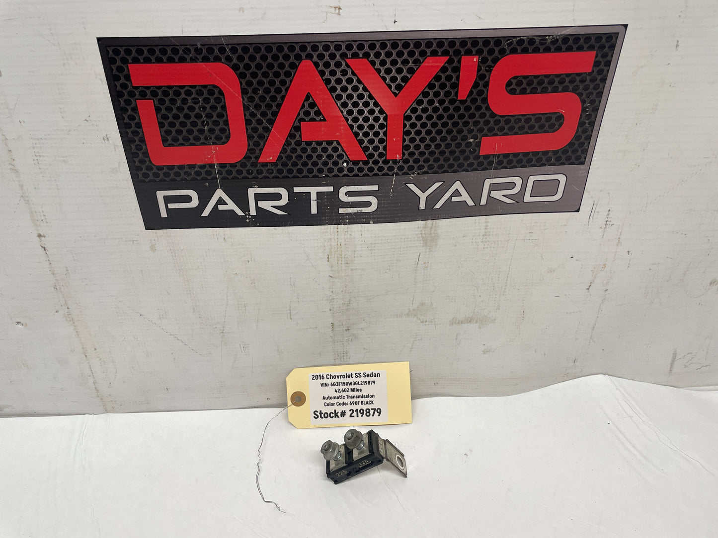 2016 Chevy SS Sedan Jump Starter Post Positive Battery Circuit Fuse OEM - Day's Parts Yard