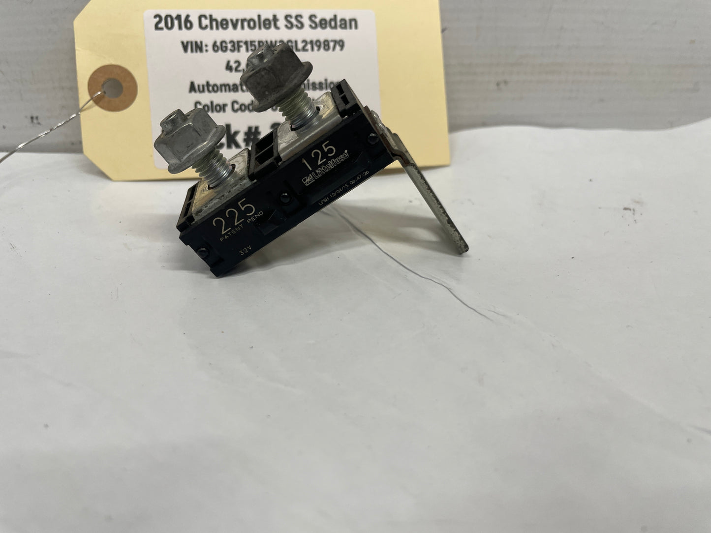 2016 Chevy SS Sedan Jump Starter Post Positive Battery Circuit Fuse OEM - Day's Parts Yard
