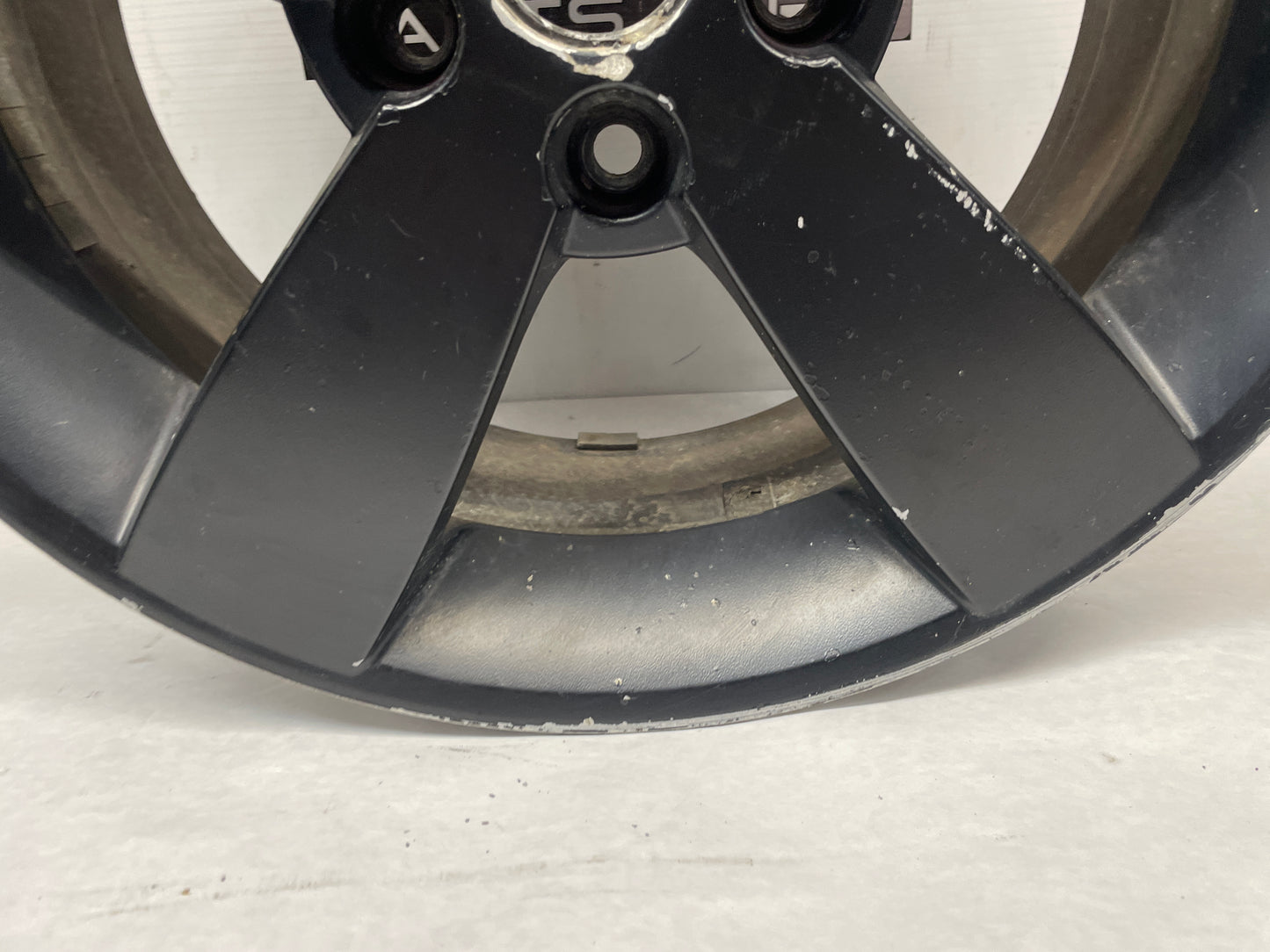 2006 Pontiac GTO Wheel 18X8 OEM - Day's Parts Yard