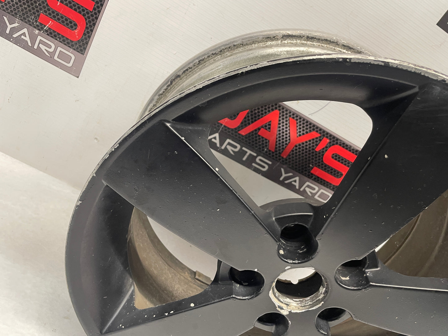 2006 Pontiac GTO Wheel 18X8 OEM - Day's Parts Yard