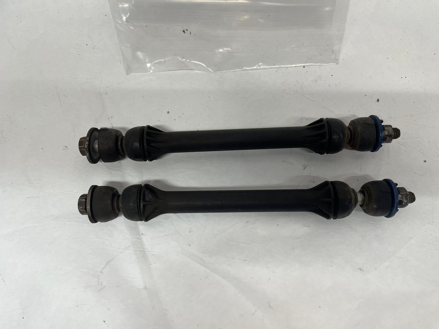 2016 Chevy SS Sedan RH & LH Rear Suspension Sway Bar End Links OEM - Day's Parts Yard