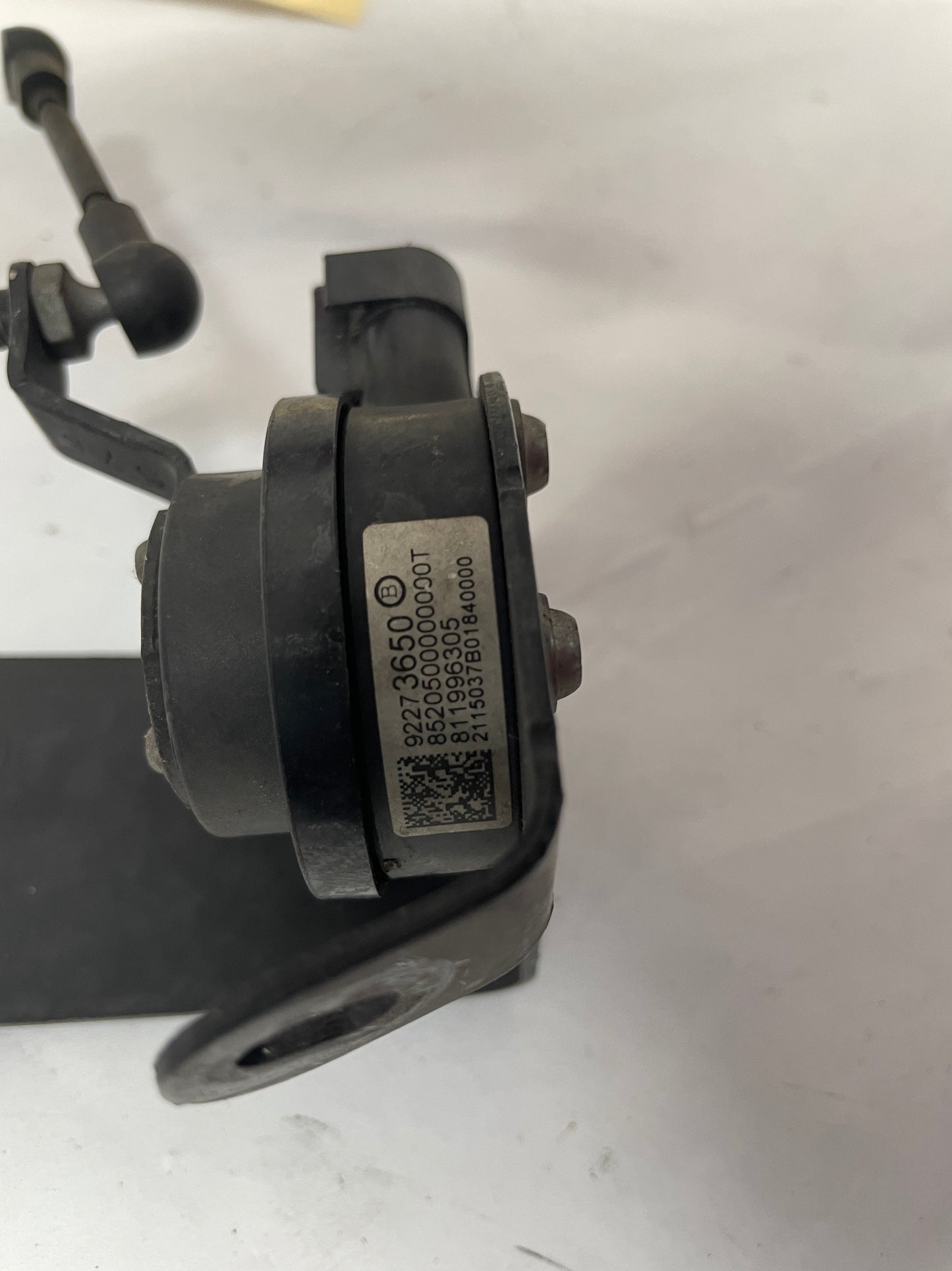 2016 Chevy SS Sedan RH & LH Rear Head Lamp Ride Height Suspension Sensor Set OEM - Day's Parts Yard
