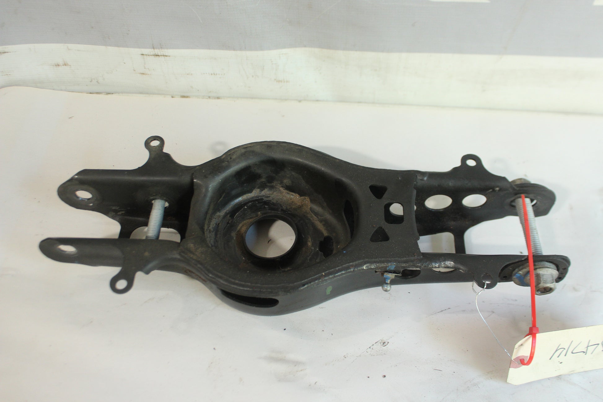 2018 Cadillac CTS-V Rear RH Passenger Susp Lower Control Arm OEM - Day's Parts Yard