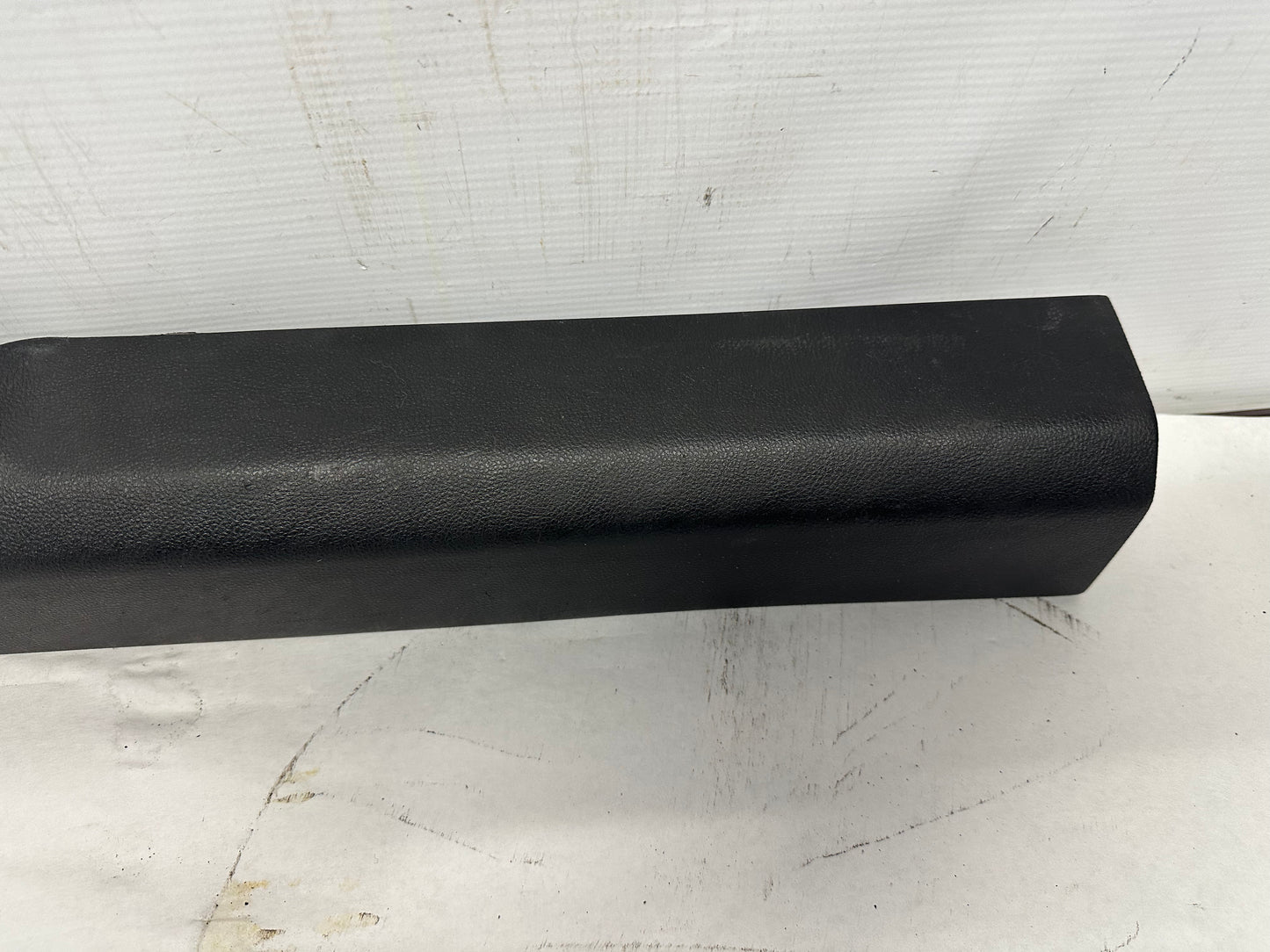 2017 Chevy SS Sedan RH & LH Front Interior Carpet Retainer Sill Moldings OEM - Day's Parts Yard