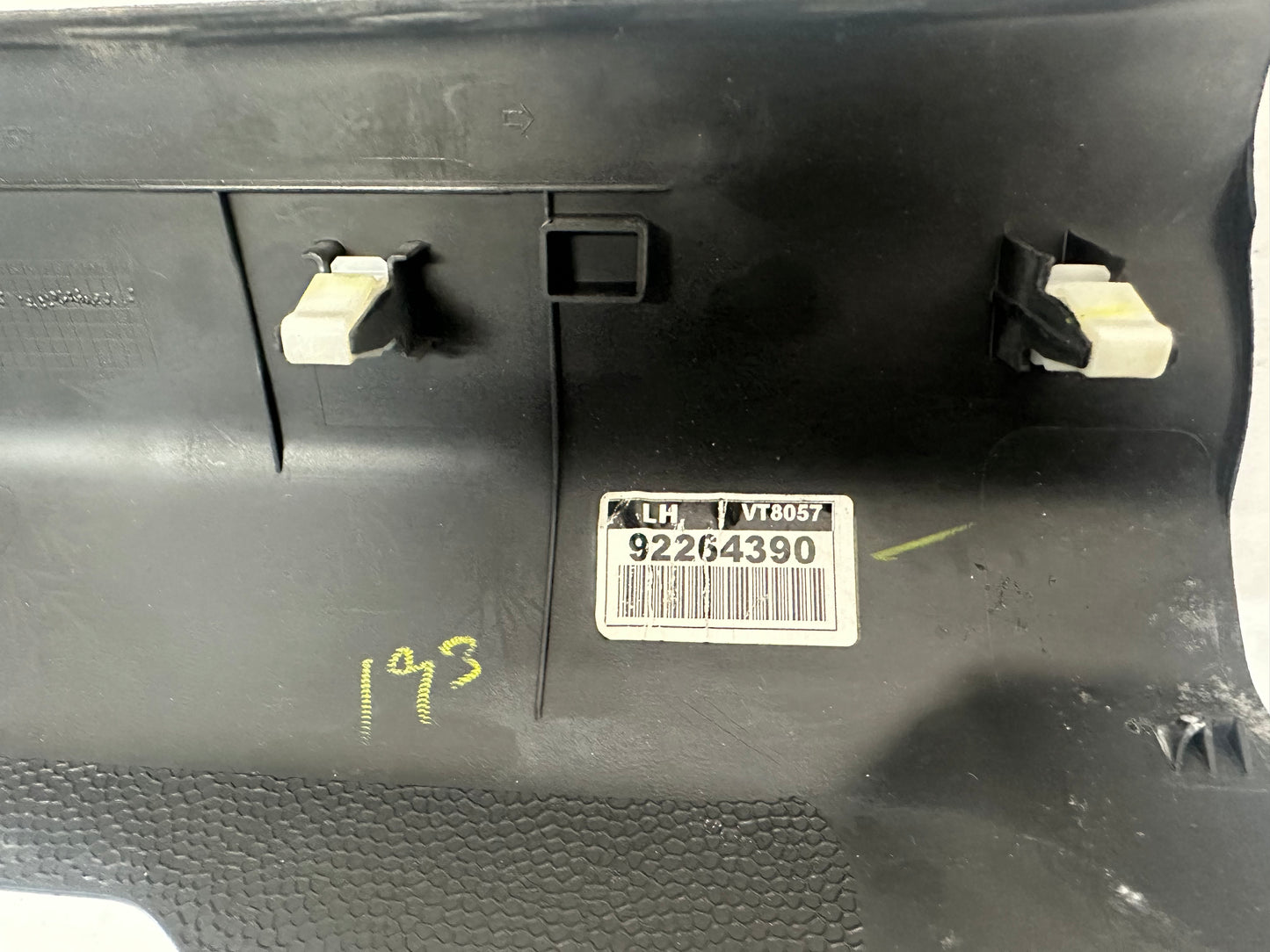 2017 Chevy SS Sedan RH & LH Front Interior Carpet Retainer Sill Moldings OEM - Day's Parts Yard