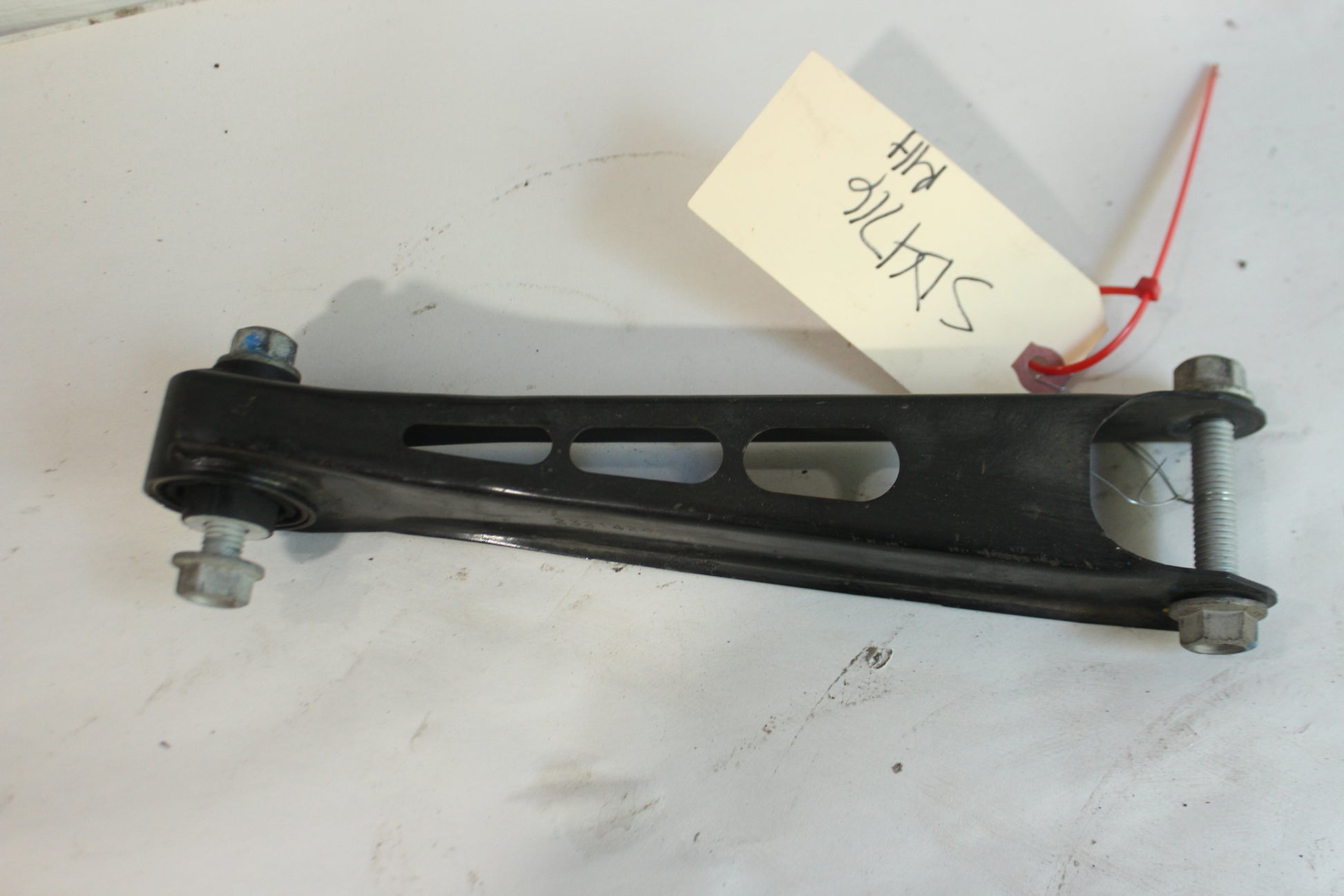 2018 Cadillac CTS-V Rear RH Passenger Upper Trailing Control Arm 23214245 - Day's Parts Yard