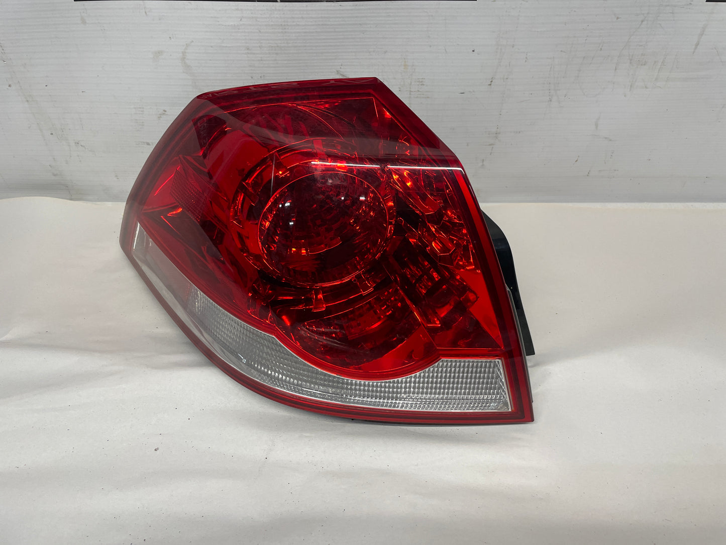 2008 Pontiac G8 RH Passenger Tail Light Taillight Lamp OEM - Day's Parts Yard
