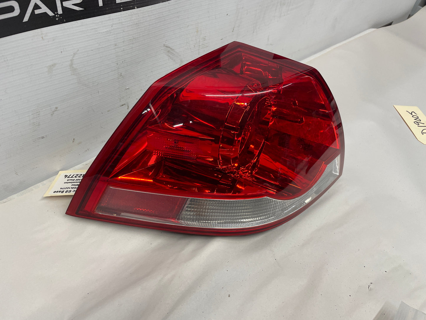 2008 Pontiac G8 RH Passenger Tail Light Taillight Lamp OEM - Day's Parts Yard