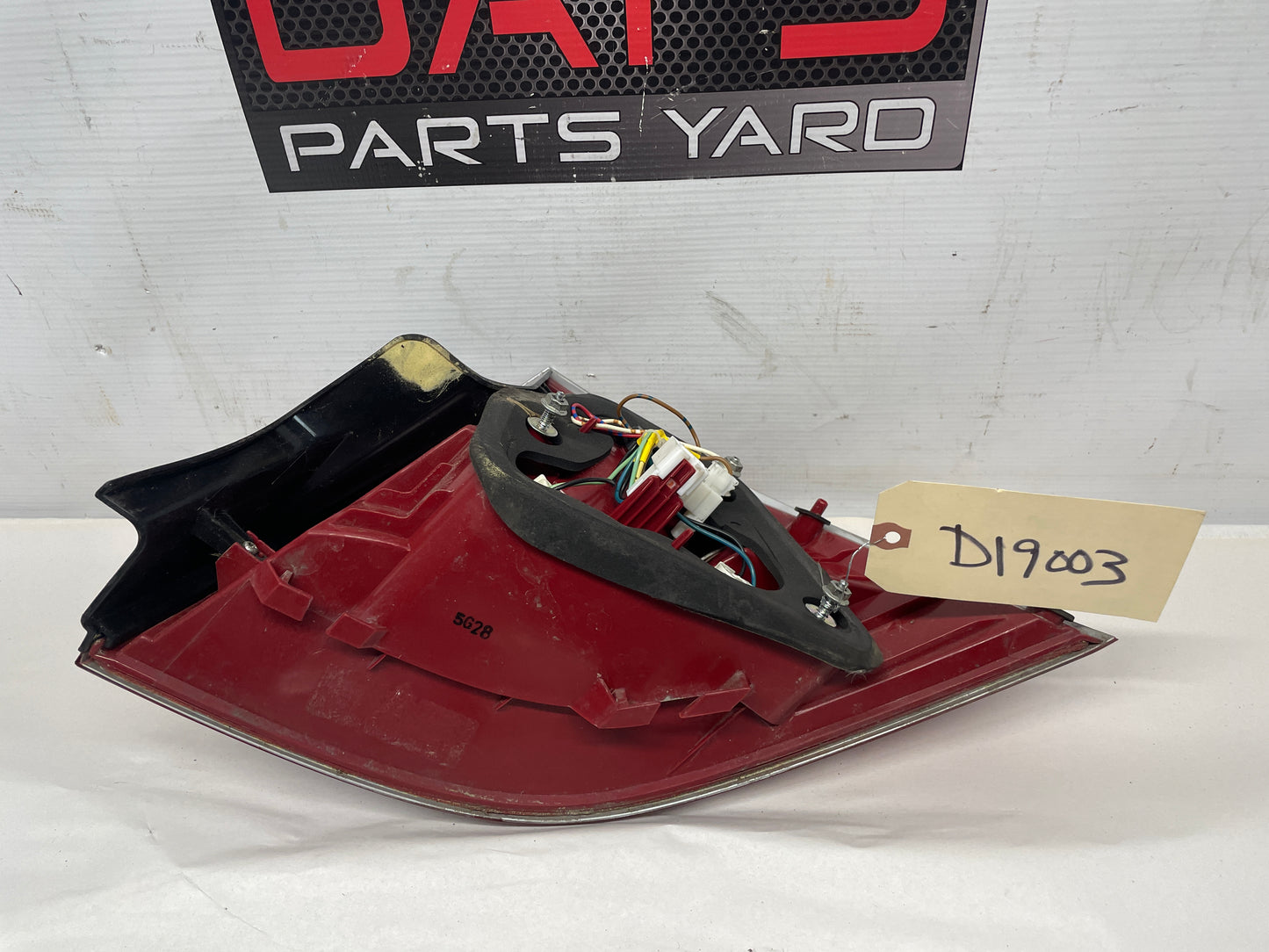 2008 Pontiac G8 RH Passenger Tail Light Taillight Lamp OEM - Day's Parts Yard