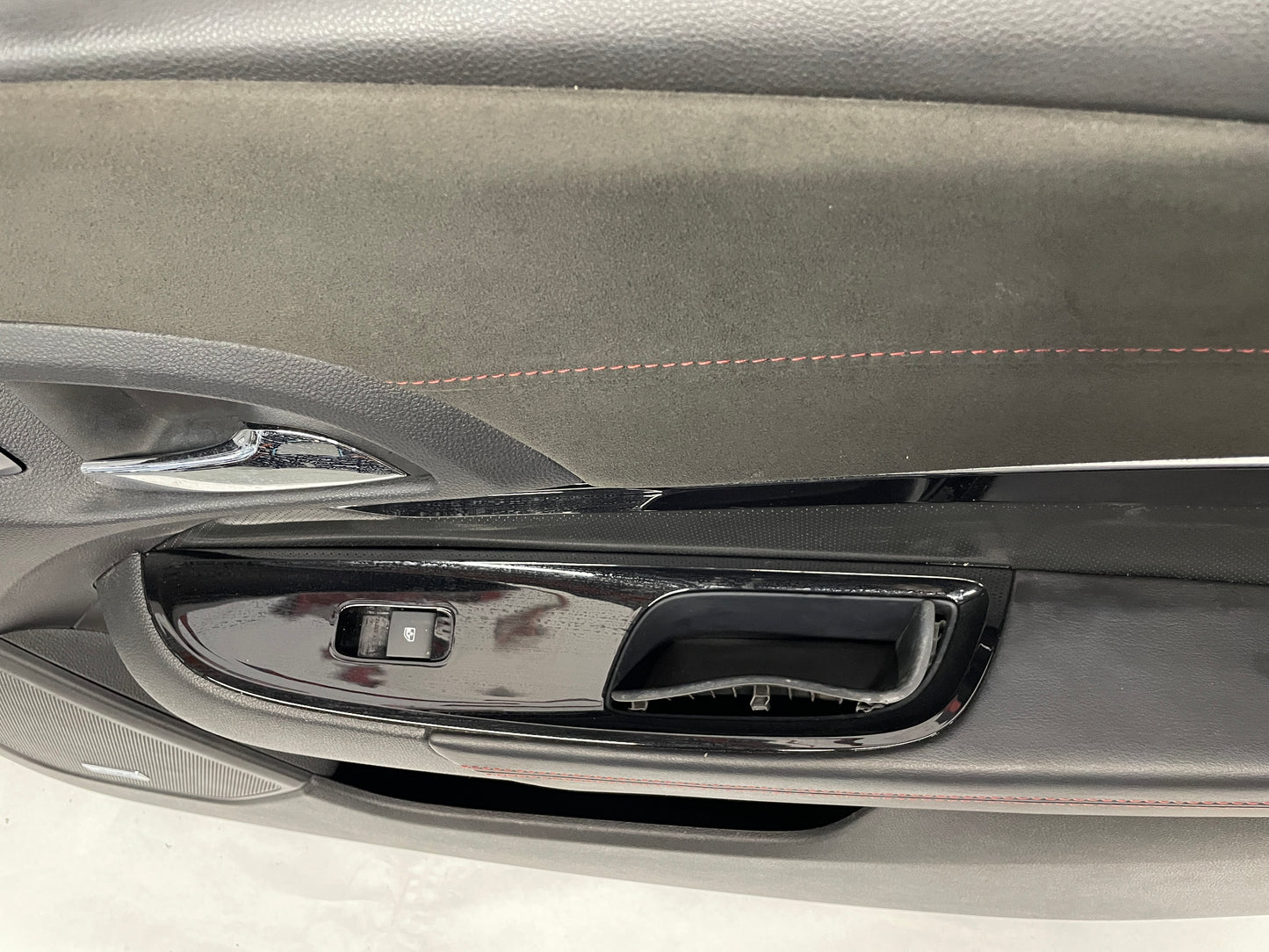 2017 Chevy SS Sedan RH Passenger Front Interior Door Panel OEM - Day's Parts Yard