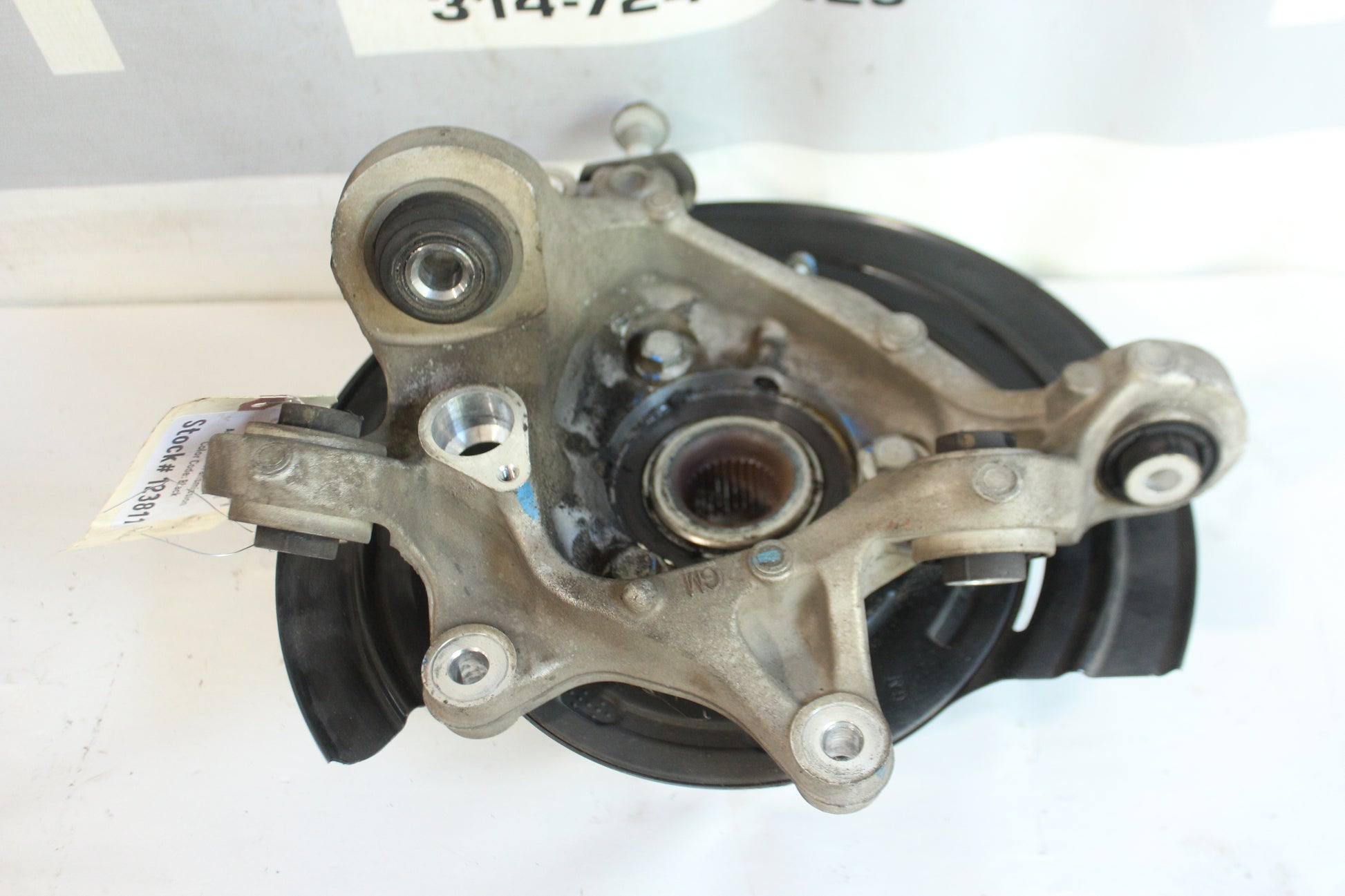 2018 Cadillac CTS-V Rear LH Driver Knuckle Spindle Hub OEM - Day's Parts Yard