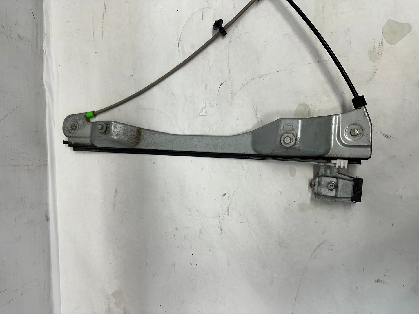 2014 Chevy Caprice PPV RH Passenger Front Window Regulator w/ Motor OEM - Day's Parts Yard