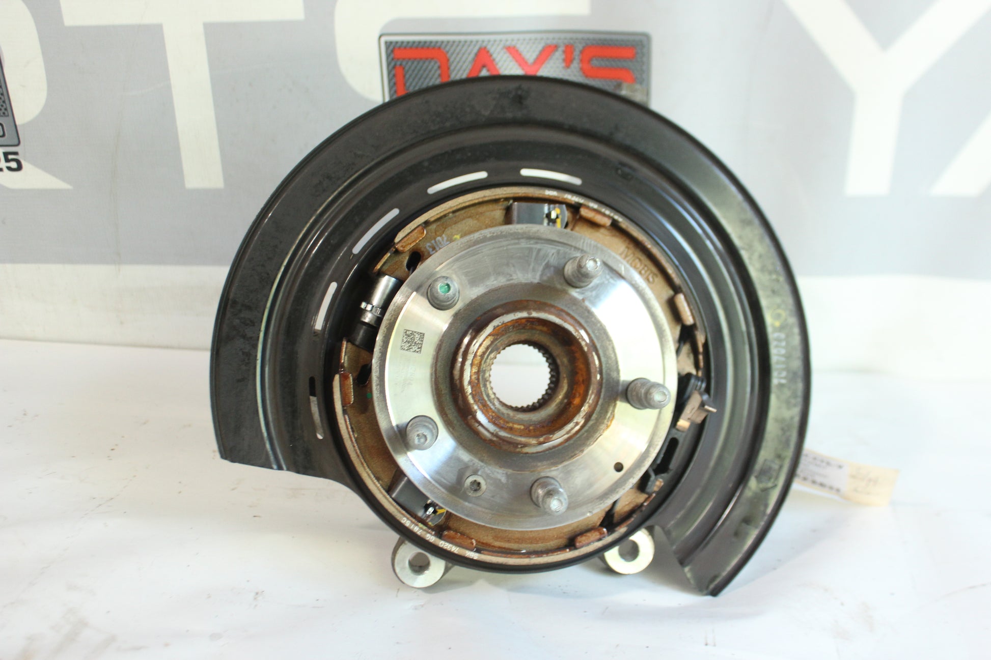 2018 Cadillac CTS-V Rear LH Driver Knuckle Spindle Hub OEM - Day's Parts Yard