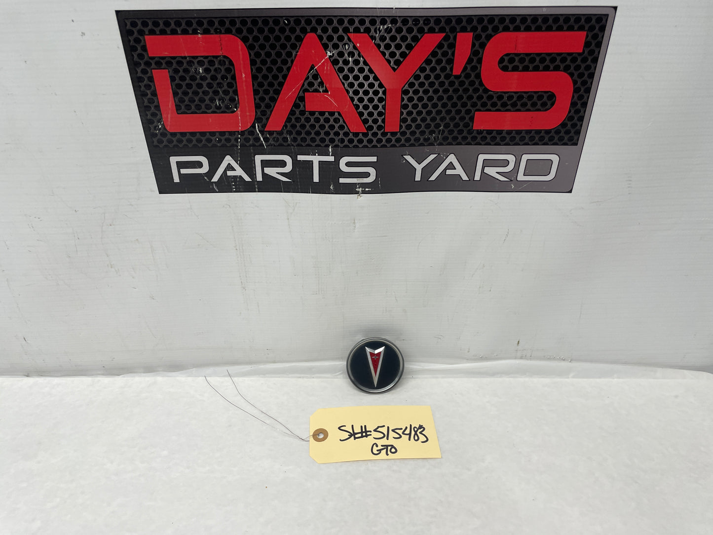 2006 Pontiac GTO Wheel Center Cap OEM - Day's Parts Yard