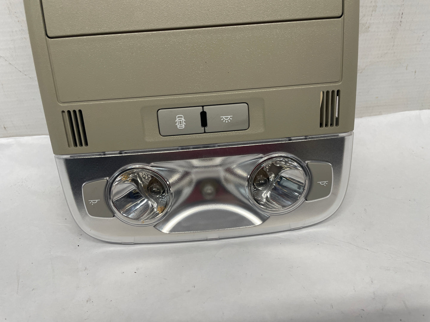 2016 Chevy SS Sedan Overhead Console Dome Light Controls OEM - Day's Parts Yard