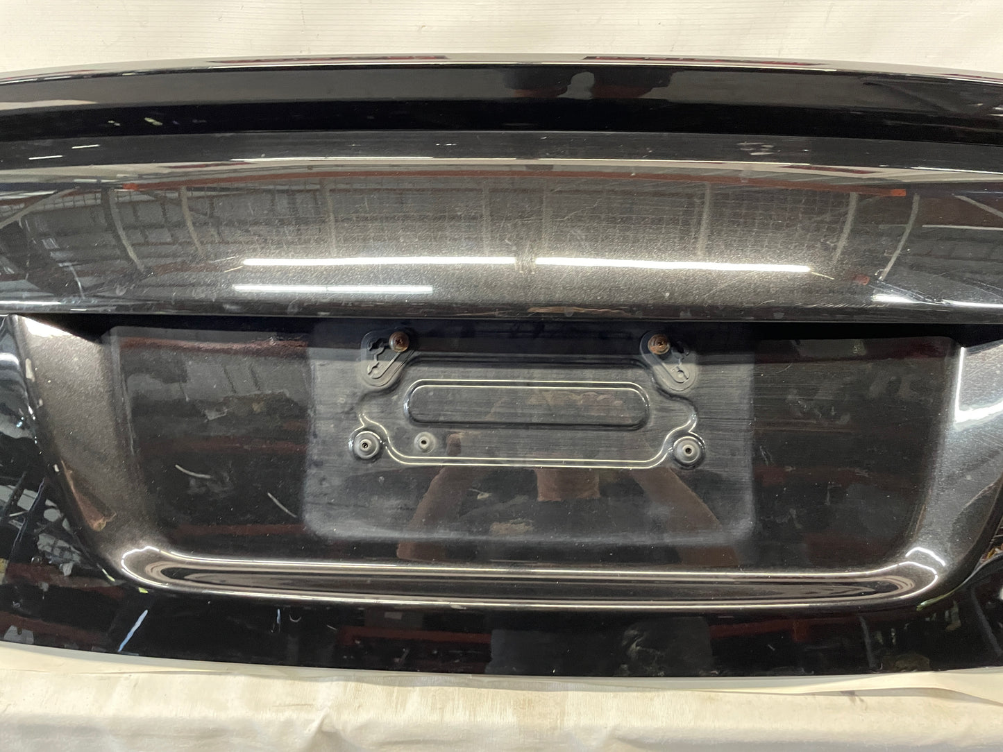 2009 Pontiac G8 GT Trunk Deck Lid Assembly OEM - Day's Parts Yard