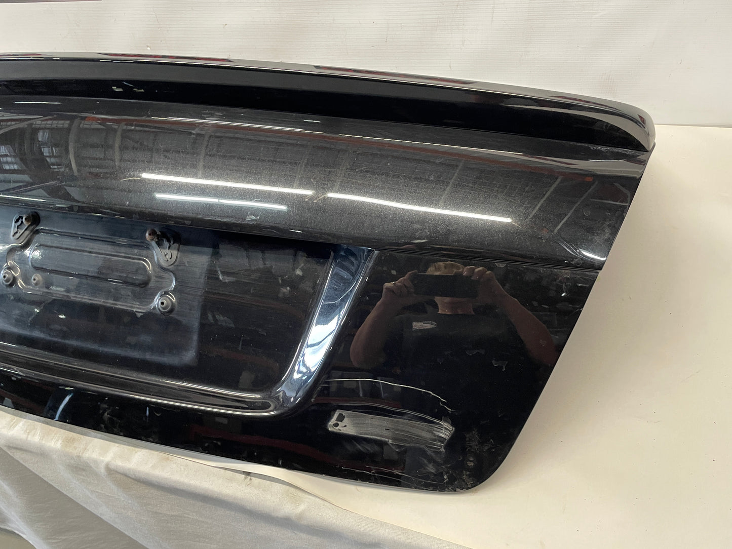 2009 Pontiac G8 GT Trunk Deck Lid Assembly OEM - Day's Parts Yard