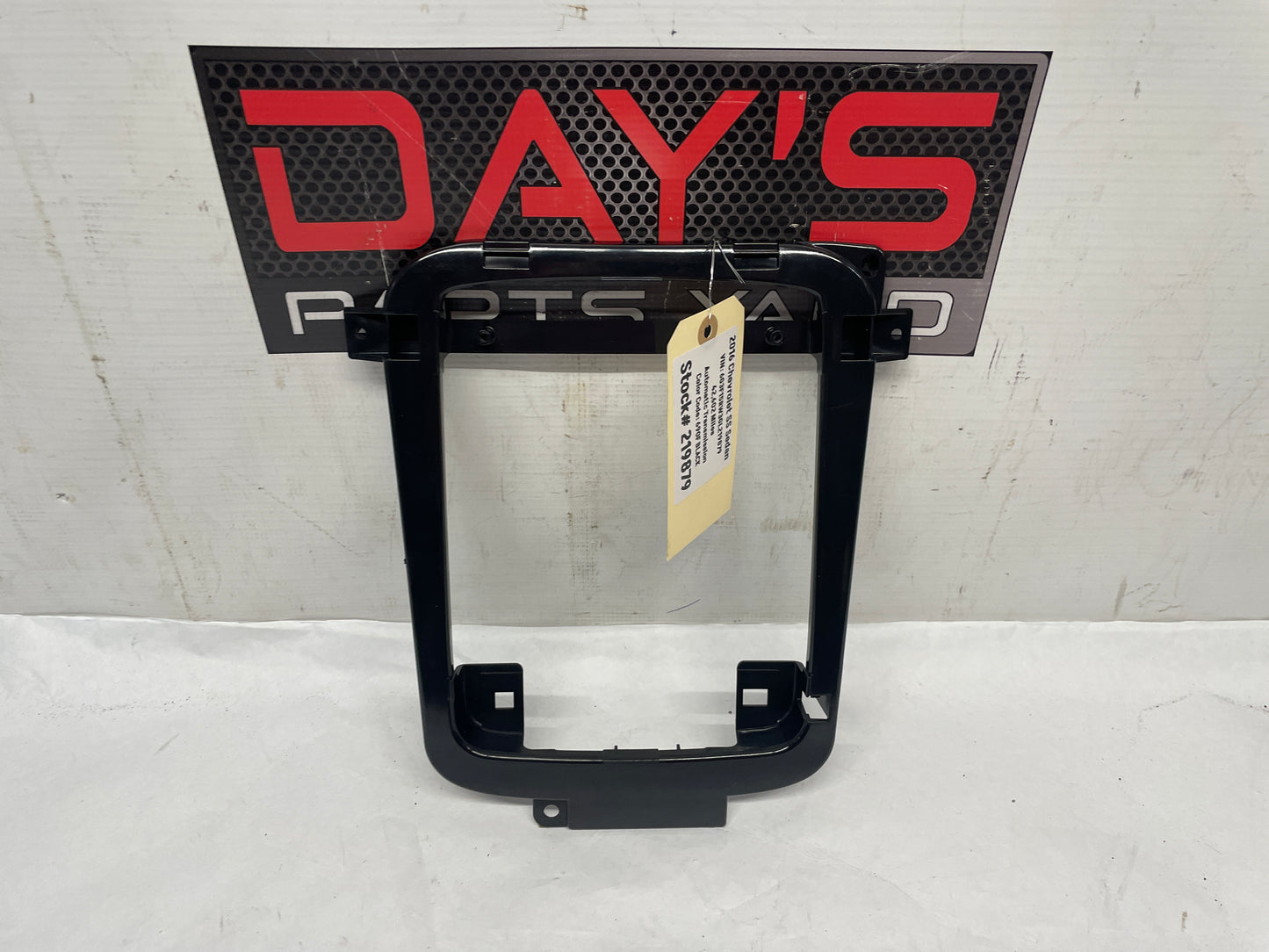 2016 Chevy SS Sedan Over Head Console Dome Light Frame Bracket Bezel OEM - Day's Parts Yard