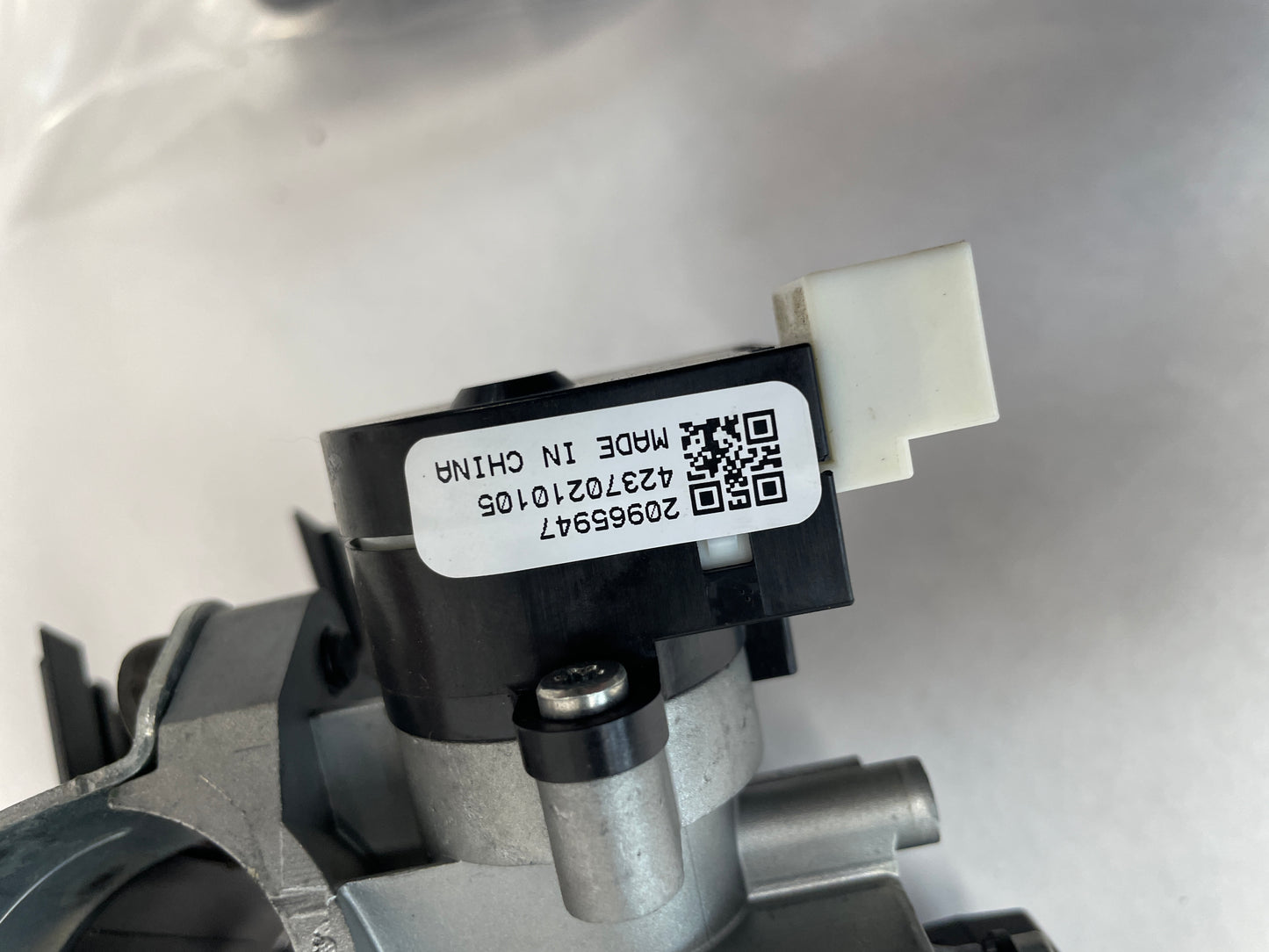 2015 Chevy Camaro SS 1LE Complete Steering Column Ignition Lock w/ Key Fob OEM - Day's Parts Yard